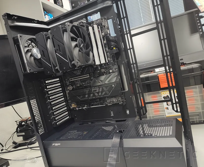 Geeknetic FSP U691 Black ARGB Review 17