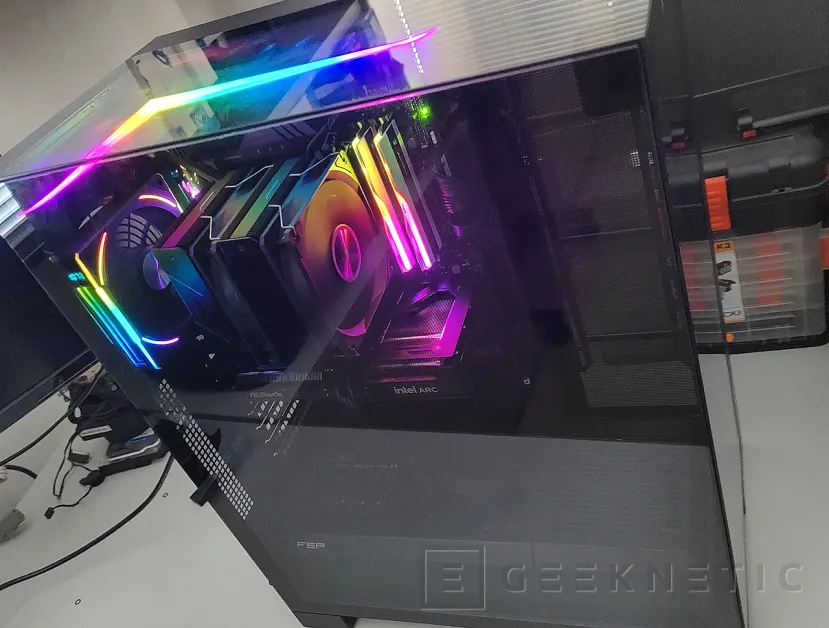 Geeknetic FSP U691 Black ARGB Review 24