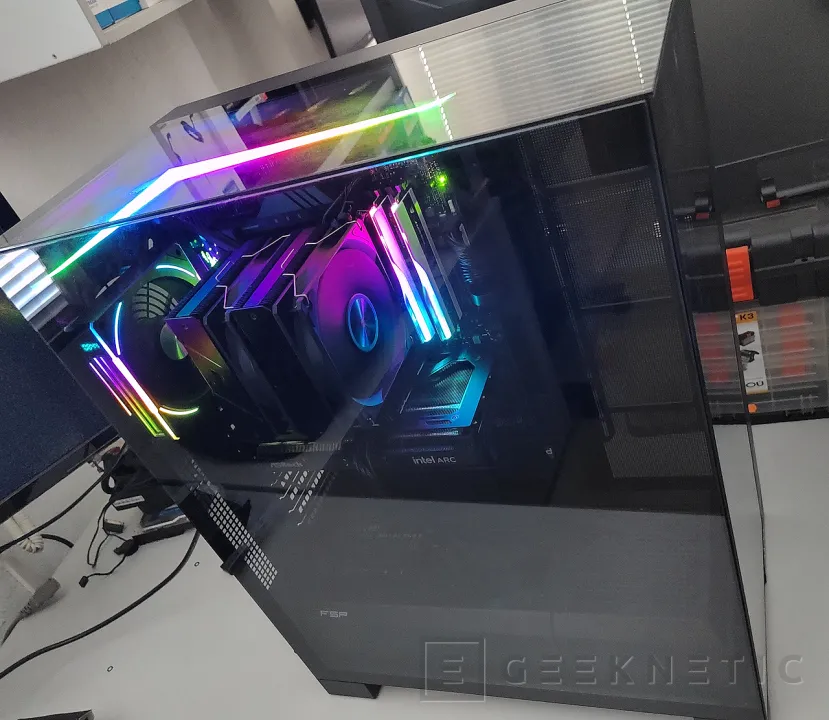 Geeknetic FSP U691 Black ARGB Review 25