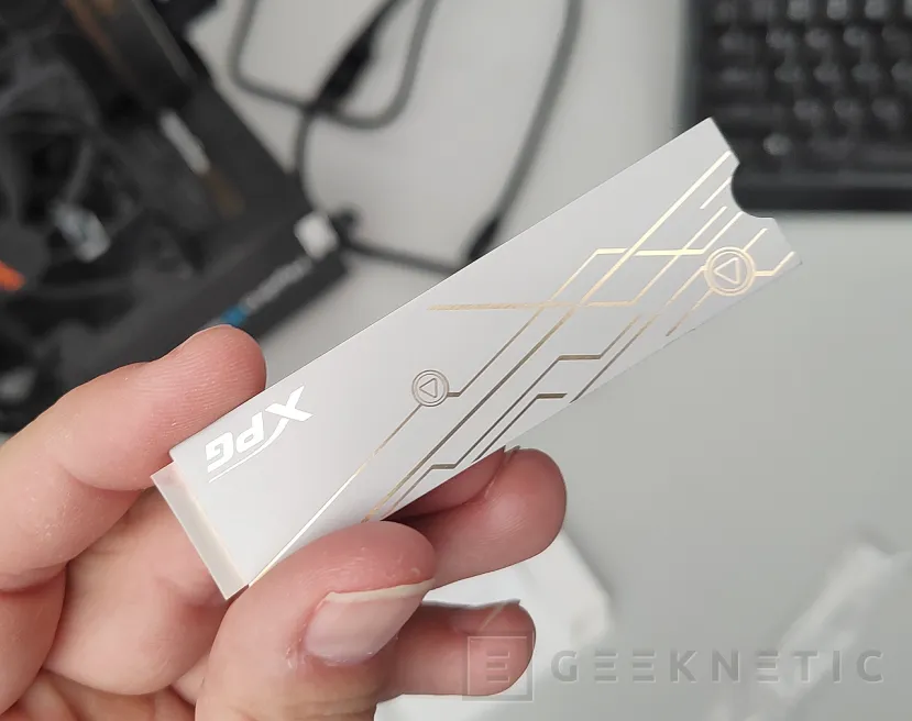 Geeknetic XPG MARS 980 BLADE 2TB Review 6