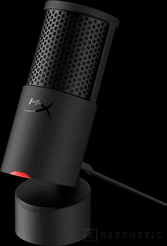 Geeknetic Los auriculares HyperX Cloud Alpha 2 Wireless incorporan una base para personalizar la iluminación RGB 5