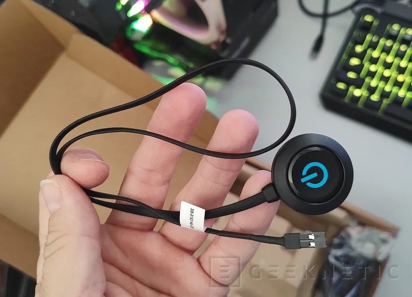 Geeknetic MSI Cubi NUC AI+ 2MG Review 16