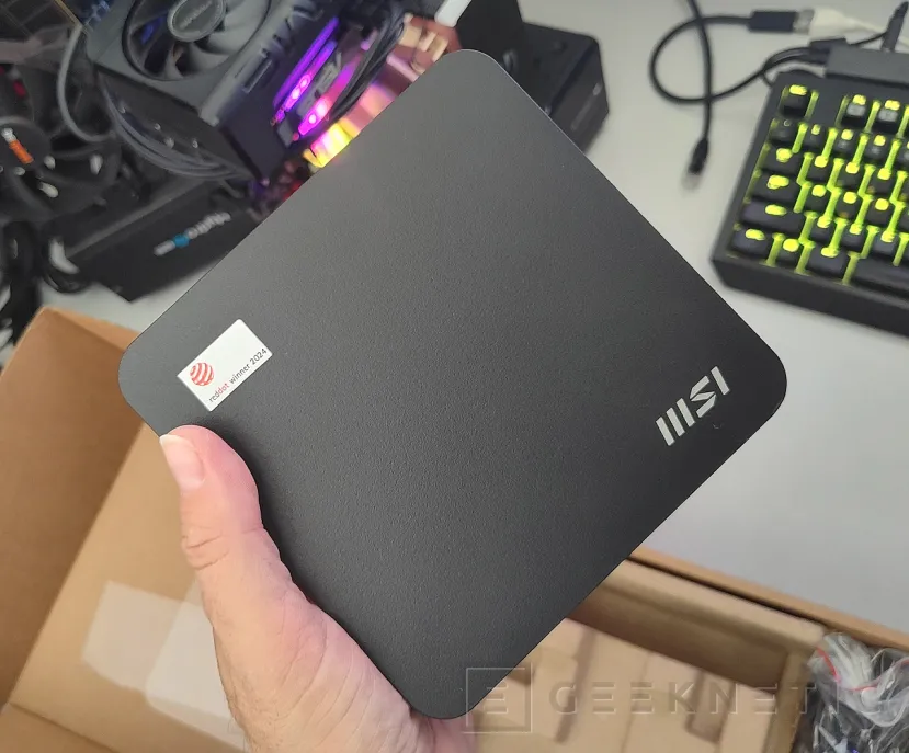 Geeknetic MSI Cubi NUC AI+ 2MG Review 6