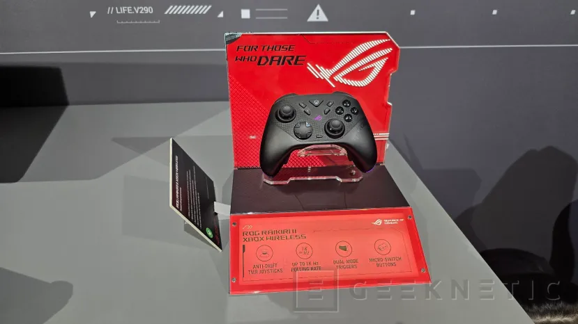 Geeknetic ASUS Rog nos enseña su nuevo Router WiFi 7 ROG Strix GS-BE7200 y el mando para PC y Xbox ROG Raikiri II 2