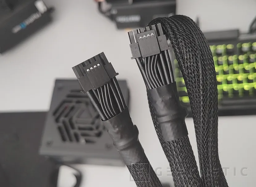 Geeknetic FSP VITA GM 1000W Review 11