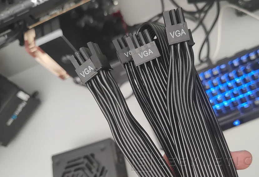 Geeknetic FSP VITA GM 1000W Review 13