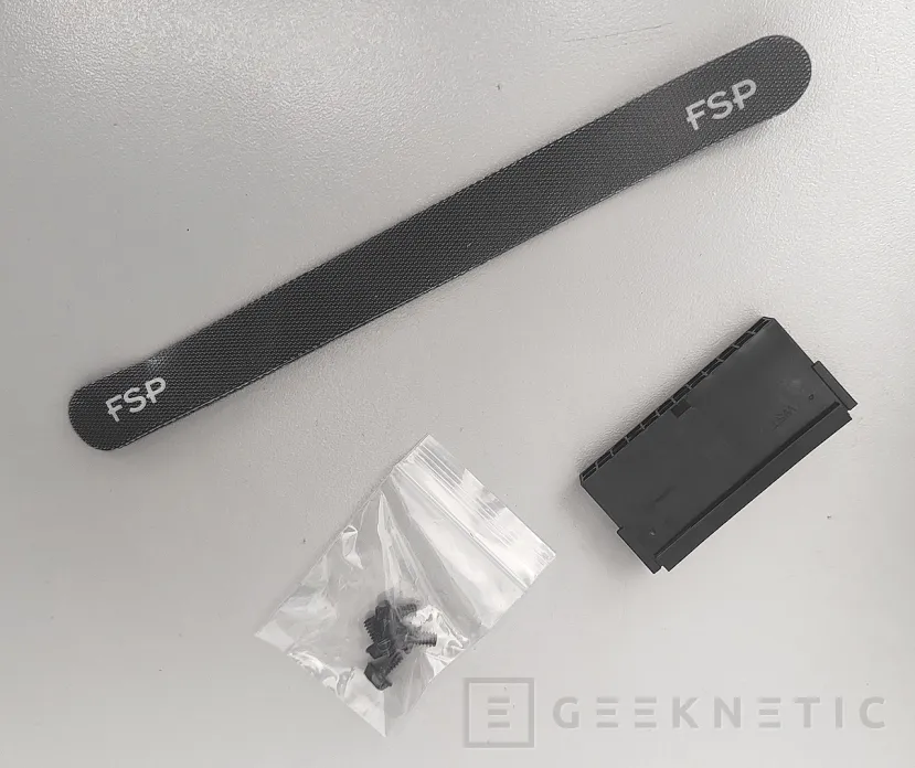 Geeknetic FSP VITA GM 1000W Review 3