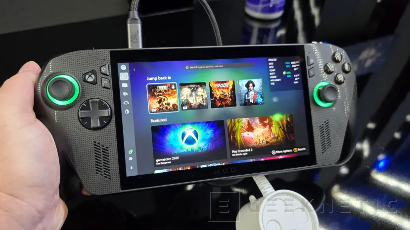 Geeknetic Hemos probado la ROG XBOX Ally X con la nueva App, agarre cómodo gracias a su similitud con el mando de Xbox 4