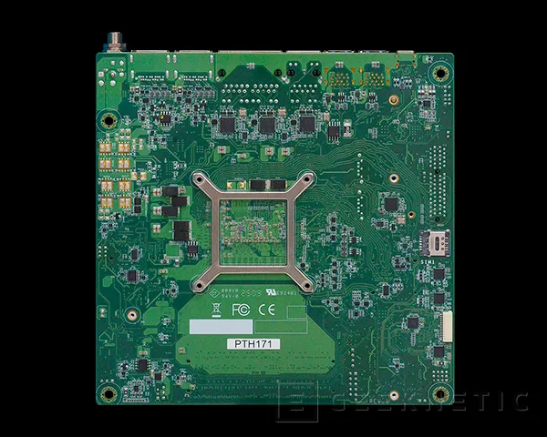 Geeknetic El Intel Panther Lake aparece en una placa base Mini-ITX para entornos industriales 3