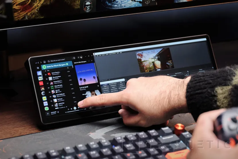 Geeknetic La nueva pantalla táctil CORSAIR XENEON EDGE es un dispositivo versátil que te ofrece métricas, widgets o funciones de Stream Deck 2