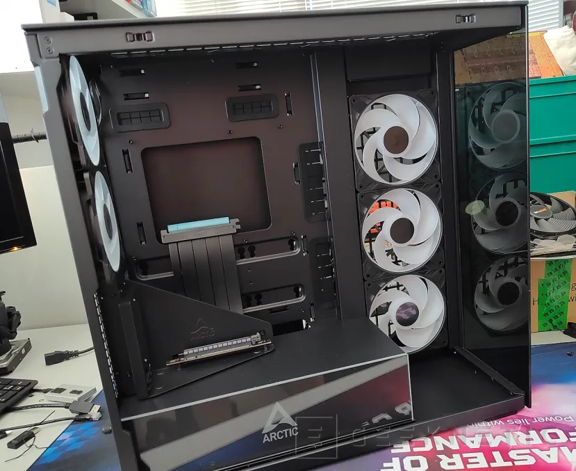 Geeknetic Arctic Xtender VG Review 2