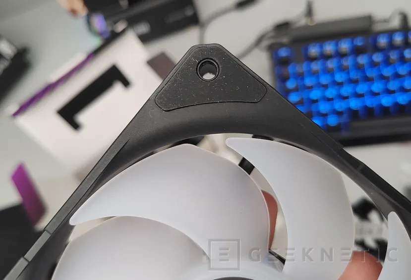 Geeknetic Cooler Master SickleFlow Edge 120 ARGB 3 in 1 kit Review 6