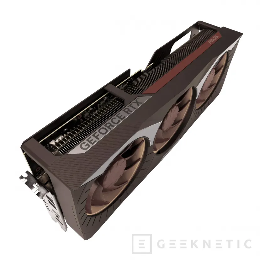 Geeknetic La RTX 5080 Noctua OC de ASUS deja ver sus especificaciones al detalle con refrigeración silenciosa y un diseño de casi 4 ranuras 3