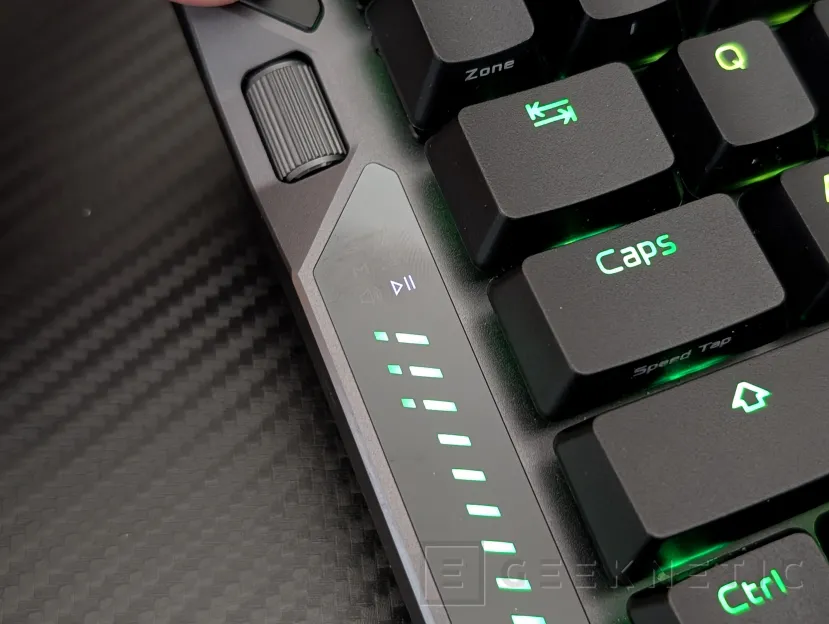 Geeknetic ASUS ROG Falcata Review 10