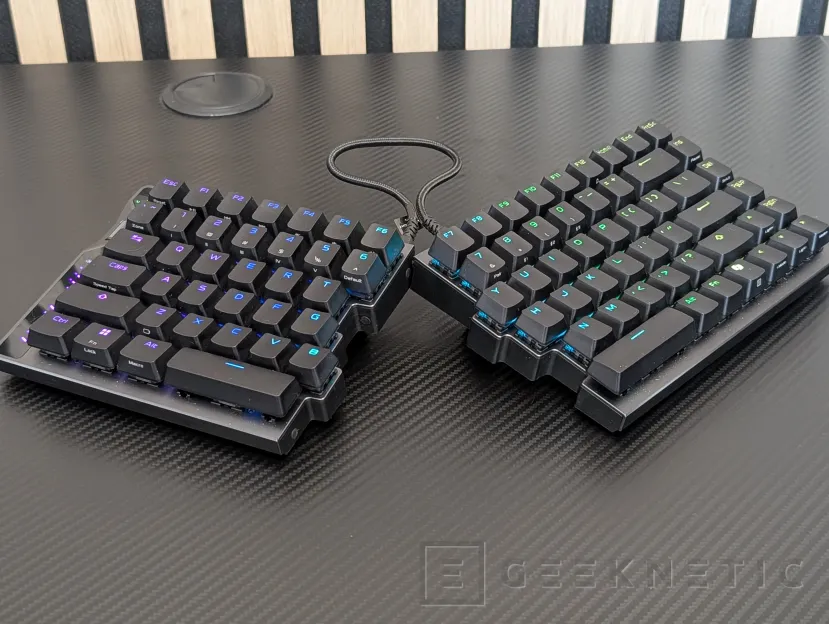 Geeknetic ASUS ROG Falcata Review 2