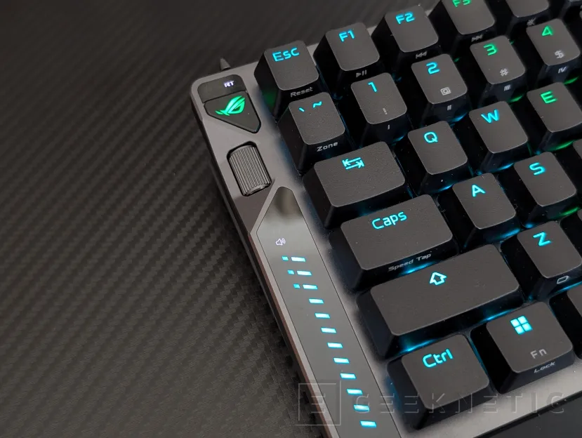 Geeknetic ASUS ROG Falcata Review 8