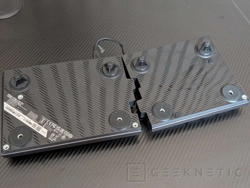 Geeknetic ASUS ROG Falcata Review 5