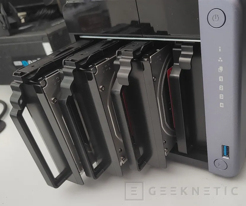 Geeknetic Cómo Montar un Sistema de Almacenamiento Seguro y Robusto con HDDs WD en un NAS 9