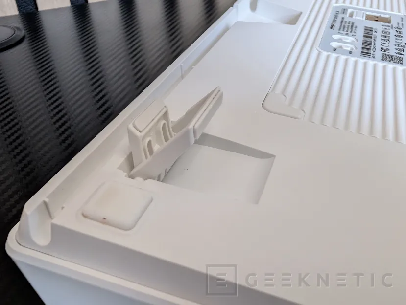 Geeknetic MSI FORGE GK600 TKL Wireless Review 8