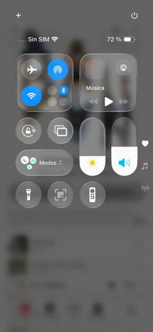 Geeknetic Si no te gusta Liquid Glass en iOS 26, así puedes desactivarlo en tu iPhone 7