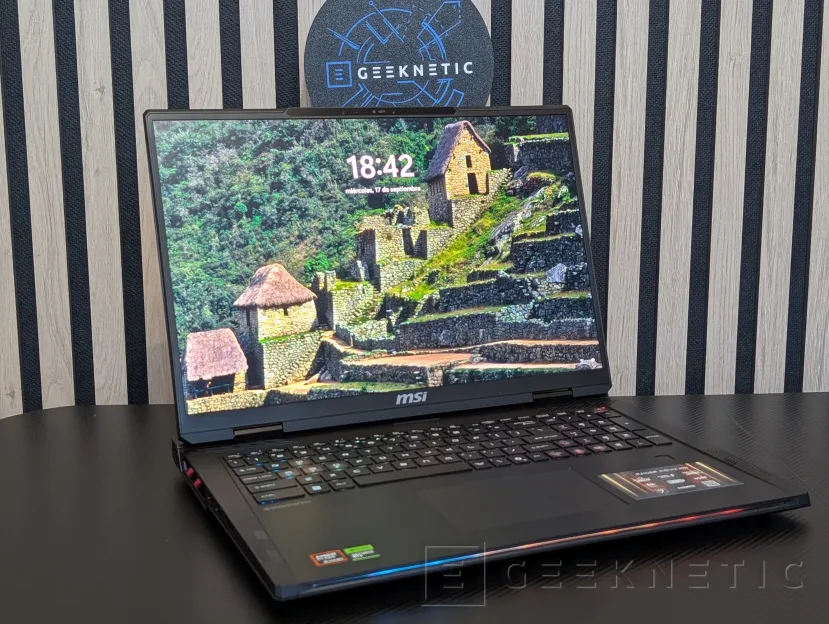 Geeknetic MSI RAIDER A18 HX A9WJG Review con AMD Ryzen 9 9955HX3D 11