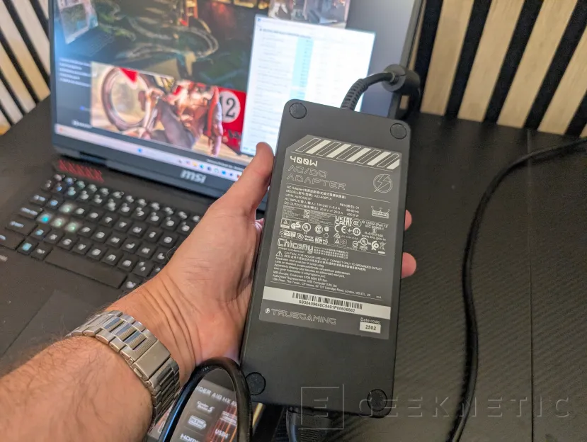 Geeknetic MSI RAIDER A18 HX A9WJG Review con AMD Ryzen 9 9955HX3D 19