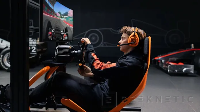 Geeknetic Logitech se alía con Playseat y McLaren para lanzar el asiento Formula Instinct junto al volante RS50 y los nuevos RS Pedals 4