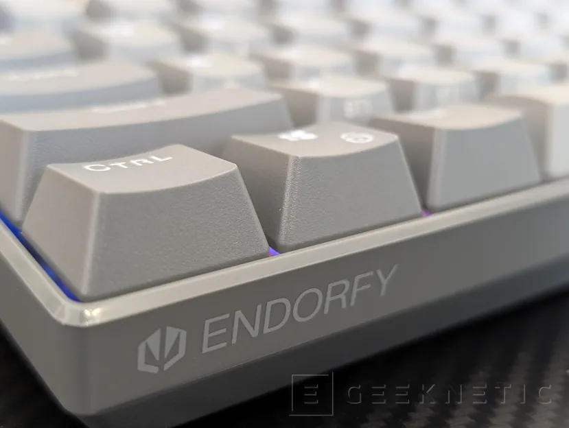 Geeknetic ENDORFY Thock V2 Compact Wireless Review 4