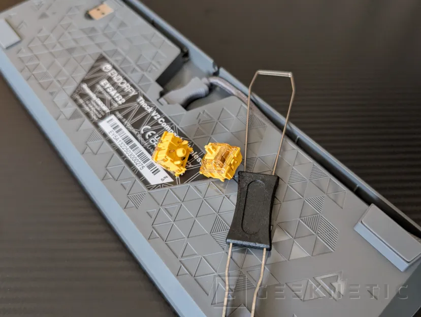 Geeknetic ENDORFY Thock V2 Compact Wireless Review 8