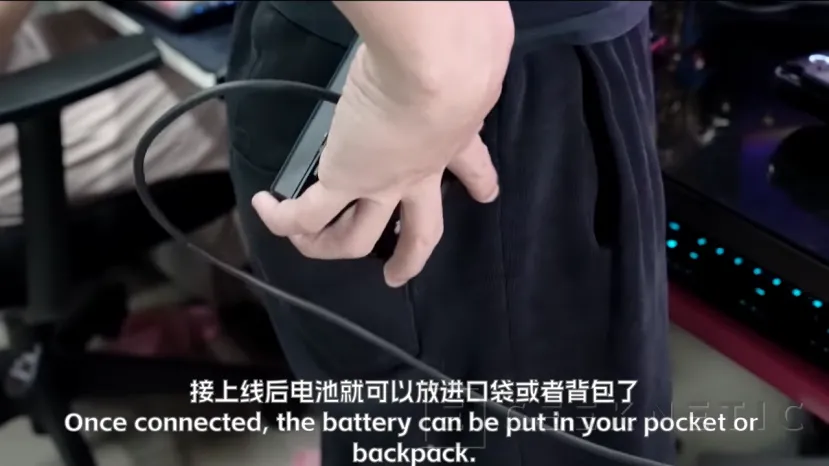 Geeknetic La GPD Win 5 añade un cable que conecta la batería a la consola, podrás jugar sin el sobre peso de la batería externa 3