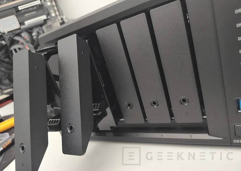 Geeknetic Synology DS1525+: el NAS que Eleva la Gama 25+ con más Rendimiento y Escalabilidad 18
