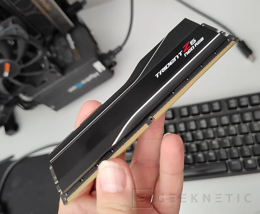 Geeknetic G.Skill Trident Z5 Neo RGB DDR5-6000 128GB CL34 Review 12