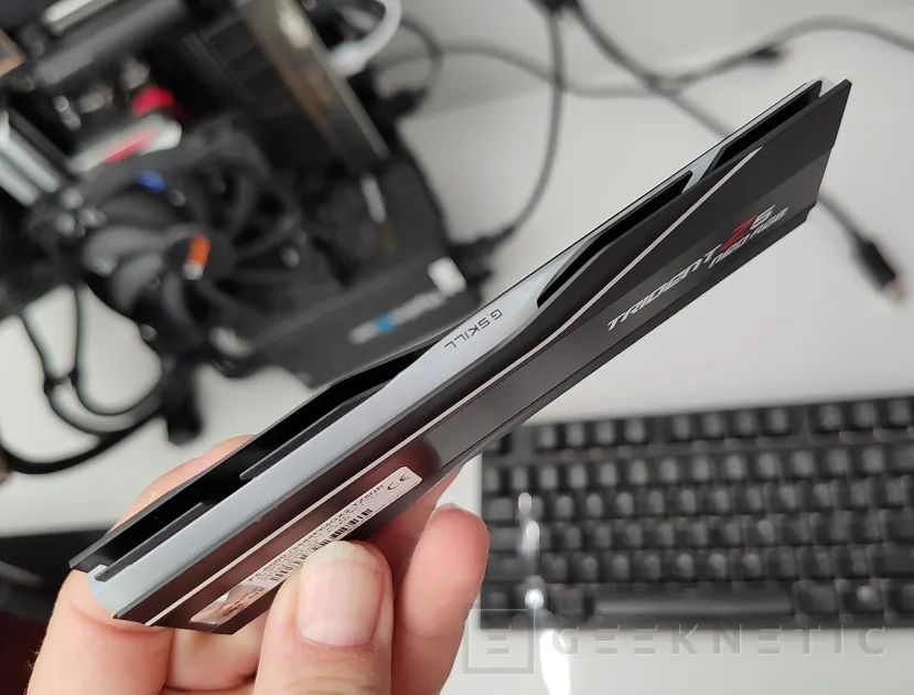 Geeknetic G.Skill Trident Z5 Neo RGB DDR5-6000 128GB CL34 Review 11