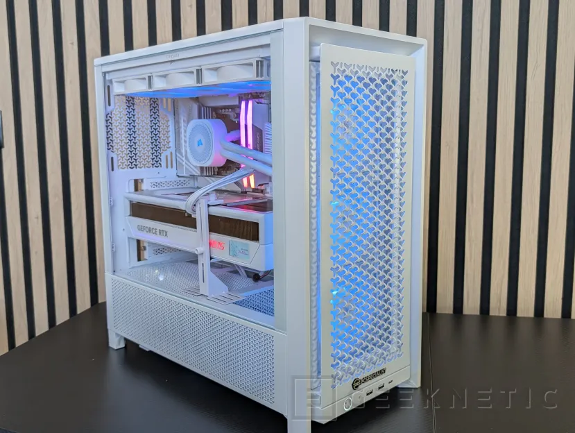 Geeknetic PCSpecialist Luna Recon Master Review con Ryzen 7 9800X3D y RTX 5090 61