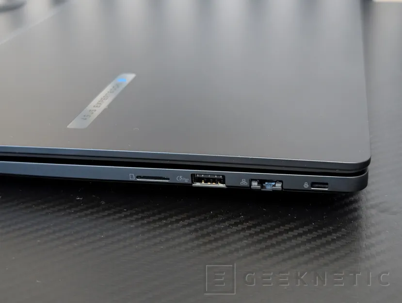 Geeknetic ASUS ExpertBook B5 B5405CCA Review 4