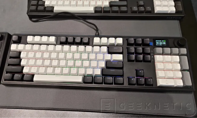 Geeknetic Hator muestra en IFA 2025 sus nuevos teclados Skyfall con versiones inalámbricas, 8.000 Hz por cable y diseños para todos los gustos 1