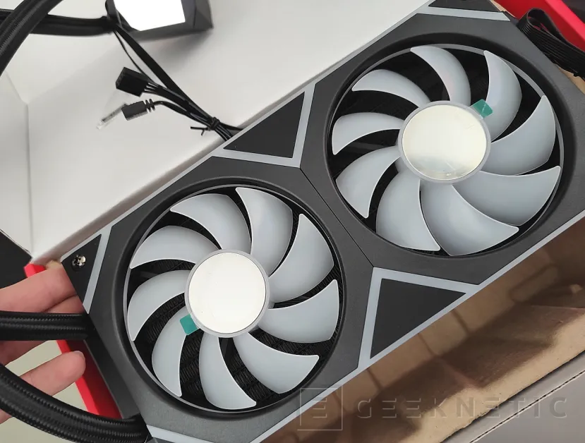 Geeknetic XPG LEVANTE II 240 Review 11