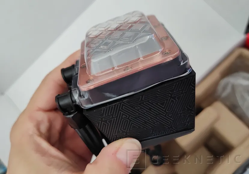 Geeknetic XPG LEVANTE II 240 Review 5