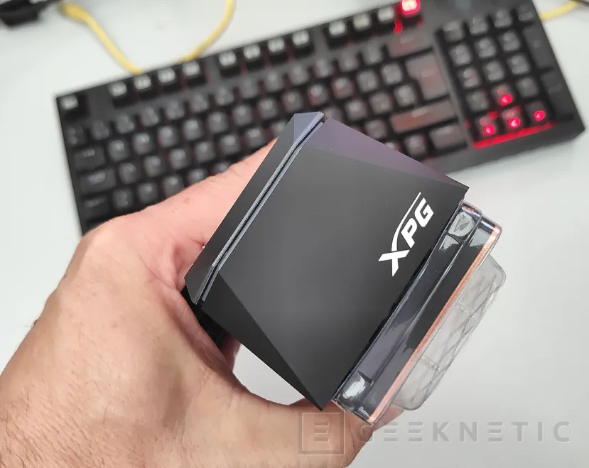 Geeknetic XPG LEVANTE II 240 Review 6