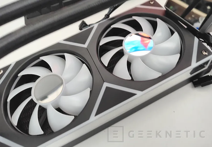 Geeknetic XPG LEVANTE II 240 Review 12