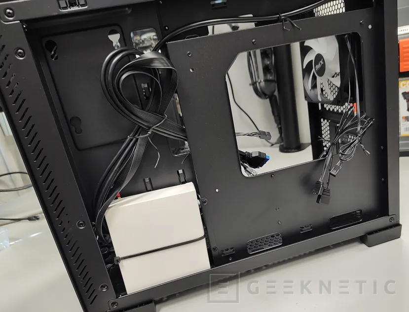 Geeknetic XPG VALOR AIR NANO Review 9