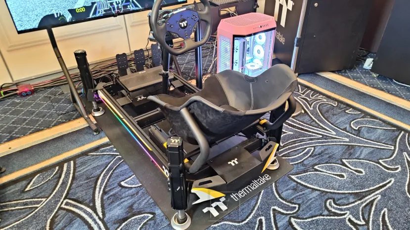 Geeknetic Las Últimas Novedades de Thermaltake en el CES 2026: Lo último en Torres, Fuentes, SimRacing y mucho más 28