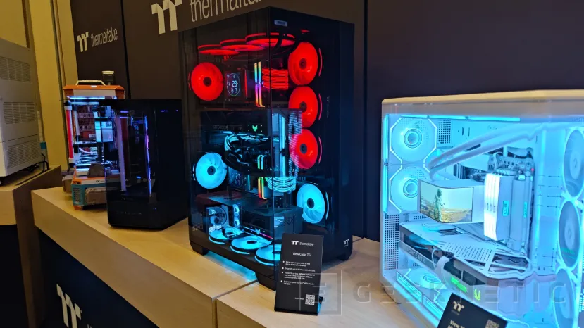 Geeknetic Las Últimas Novedades de Thermaltake en el CES 2026: Lo último en Torres, Fuentes, SimRacing y mucho más 14