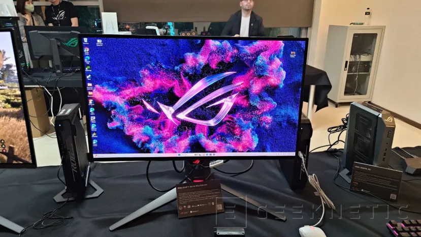 Geeknetic ASUS nos muestra sus nuevos monitores gaming con paneles OLED de franjas RGB de última generación en tándem, modo dual y mucho más 3