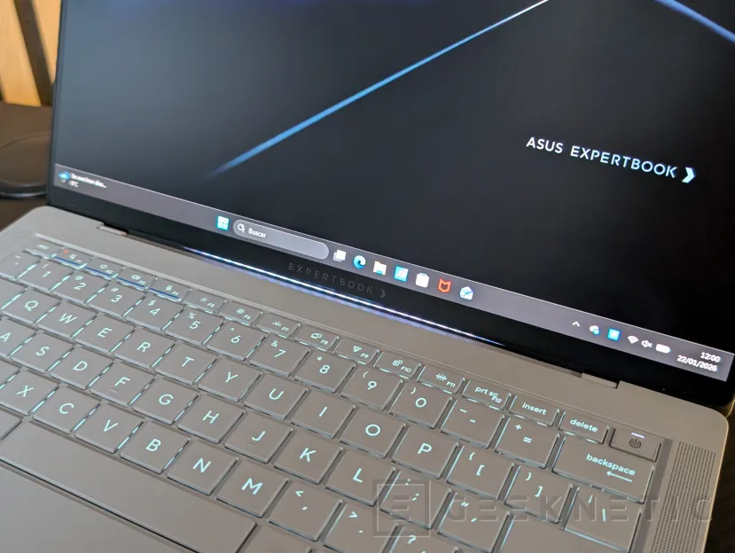 Geeknetic ASUS ExpertBook Ultra Review con Intel Core Ultra X7 358H 7