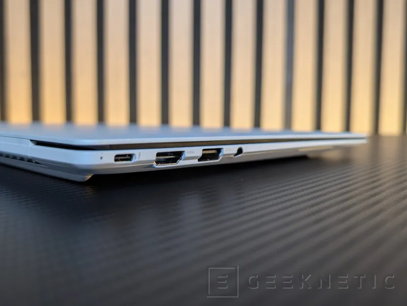 Geeknetic ASUS ExpertBook Ultra Review con Intel Core Ultra X7 358H 55