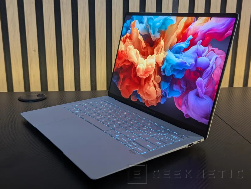Geeknetic ASUS ExpertBook Ultra Review con Intel Core Ultra X7 358H 54