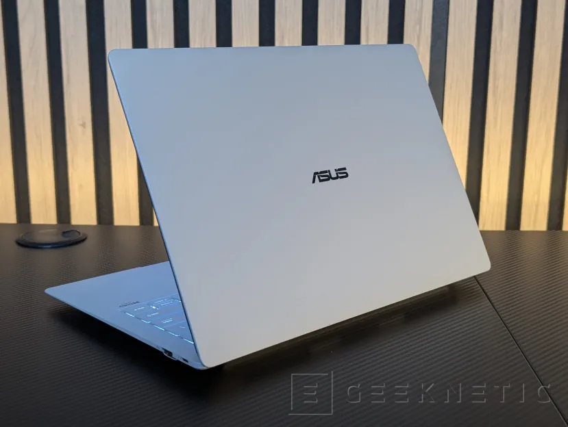 Geeknetic ASUS ExpertBook Ultra Review con Intel Core Ultra X7 358H 1