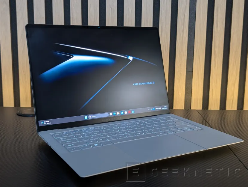 Geeknetic ASUS ExpertBook Ultra Review con Intel Core Ultra X7 358H 6