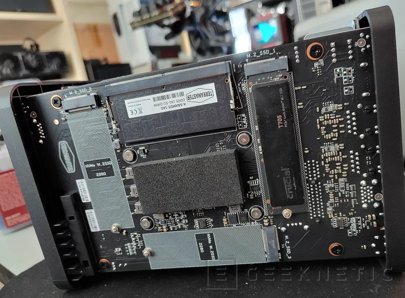 Geeknetic Terramaster F4-425 Plus con TOS 7 Beta 6